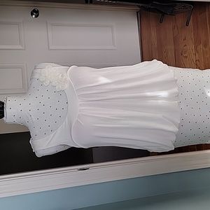 Cream tank blouse with flower detail